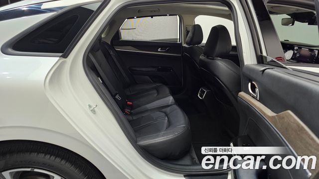 Kia K5 2023 — photo 17