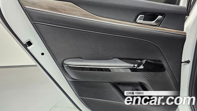 Kia K5 2023 — photo 15