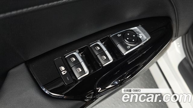 Kia K5 2023 — photo 35
