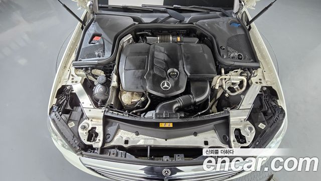 Mercedes-Benz E-Class 2018 — photo 6