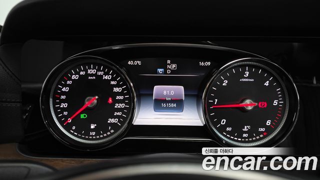 Mercedes-Benz E-Class 2018 — photo 8