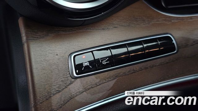 Mercedes-Benz E-Class 2018 — photo 12