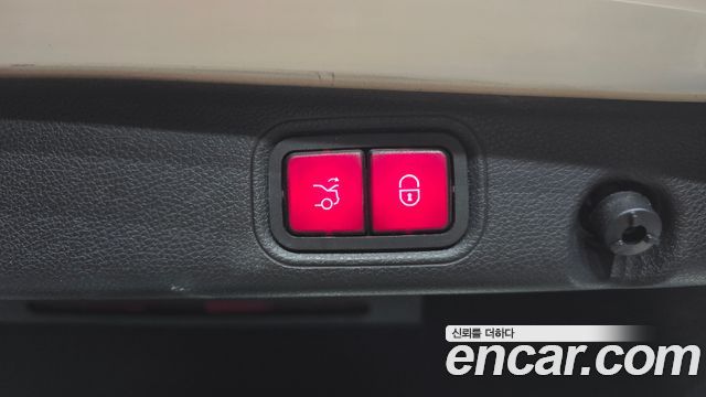 Mercedes-Benz E-Class 2018 — photo 19