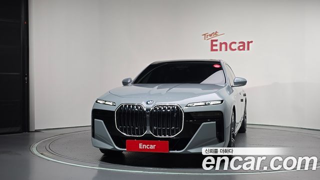 BMW i7 2023 — photo 3