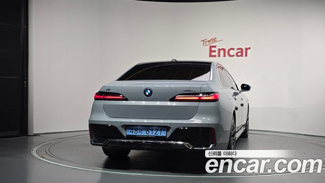 BMW i7 2023 — photo 4