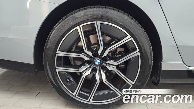 BMW i7 2023 — photo 5