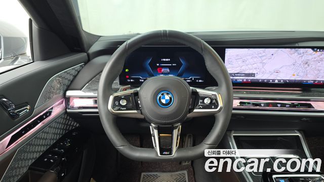 BMW i7 2023 — photo 13