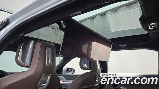 BMW i7 2023 — photo 18