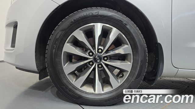 Kia Canival 2015 — photo 5