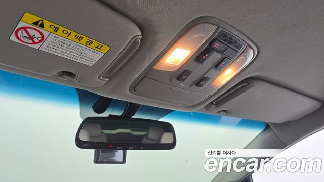 Kia Canival 2015 — photo 21