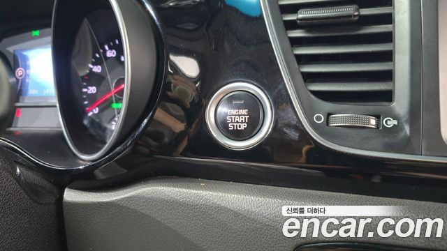 Kia Canival 2015 — photo 24