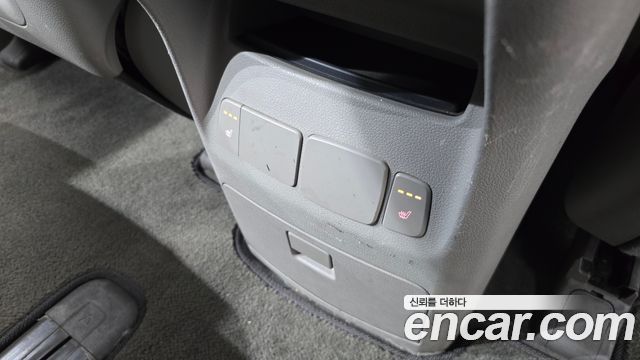 Kia Canival 2015 — photo 25