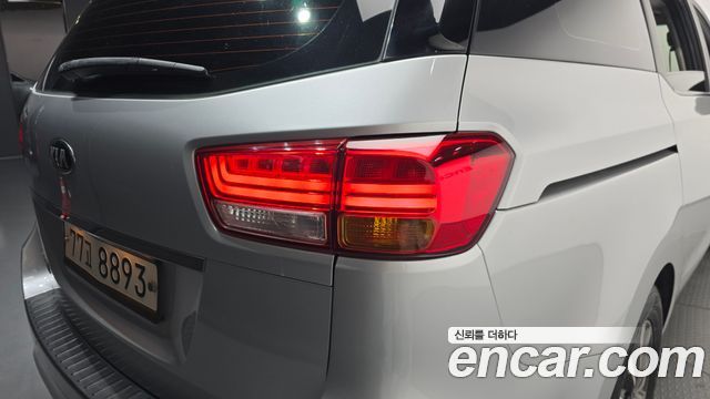 Kia Canival 2015 — photo 9