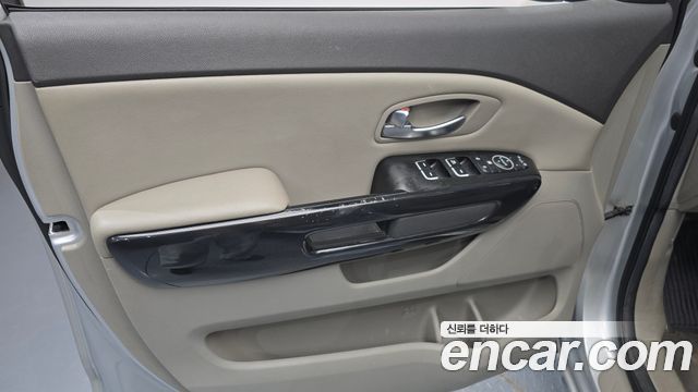 Kia Canival 2015 — photo 14