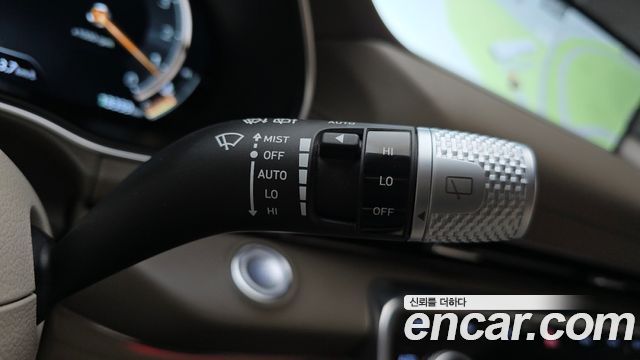 Genesis GV80 2023 — photo 35