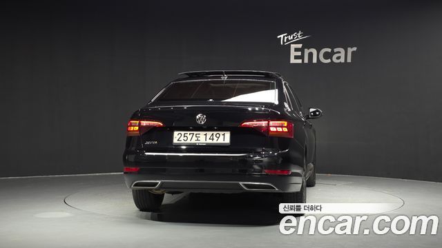 Volkswagen Jetta 2021 — photo 4