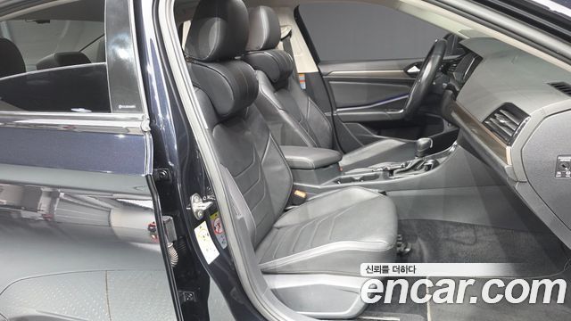 Volkswagen Jetta 2021 — photo 17