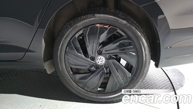 Volkswagen Jetta 2021 — photo 7