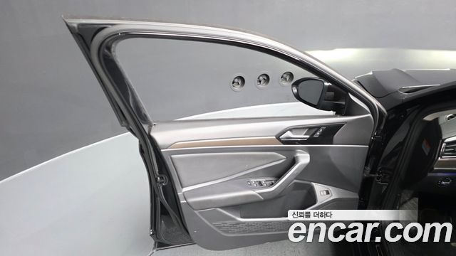 Volkswagen Jetta 2021 — photo 14