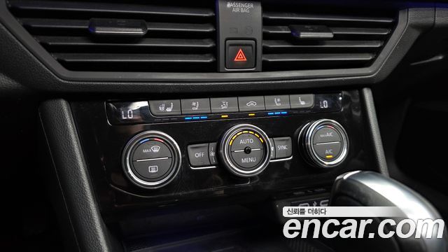Volkswagen Jetta 2021 — photo 32