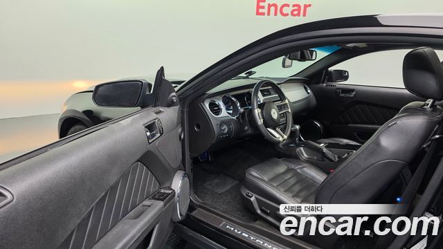 Ford Mustang 2012 — photo 10