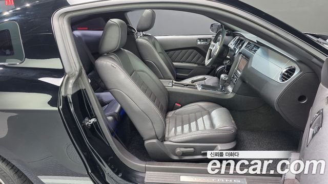 Ford Mustang 2012 — photo 11