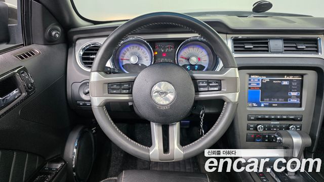 Ford Mustang 2012 — photo 13