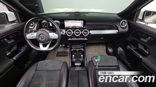 Mercedes-Benz GLB-Class 2021 — photo 10