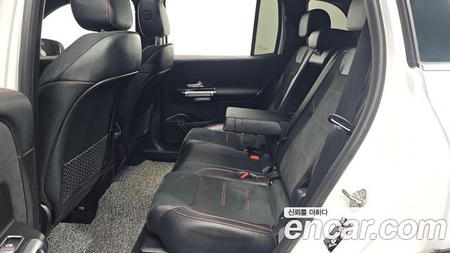 Mercedes-Benz GLB-Class 2021 — photo 17