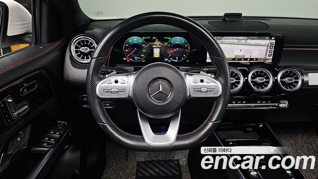 Mercedes-Benz GLB-Class 2021 — photo 18