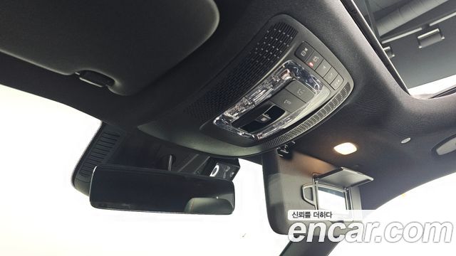 Mercedes-Benz GLB-Class 2021 — photo 27