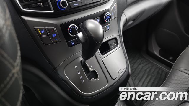 Hyundai Starex 2018 — photo 12