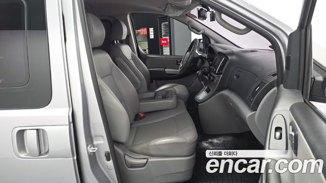 Hyundai Starex 2018 — photo 17
