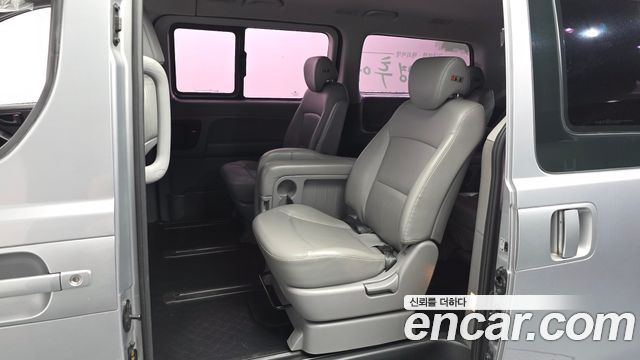 Hyundai Starex 2018 — photo 16