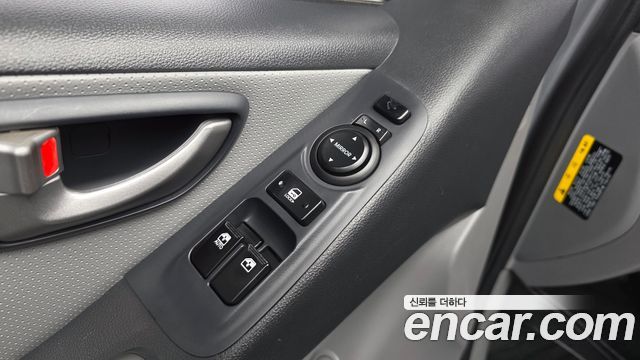 Hyundai Starex 2018 — photo 30