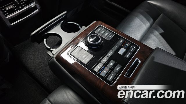 Hyundai Equus 2015 — photo 16