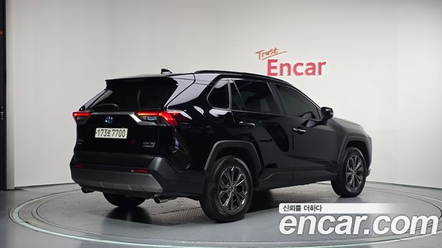 Toyota RAV4 2023 — photo 2