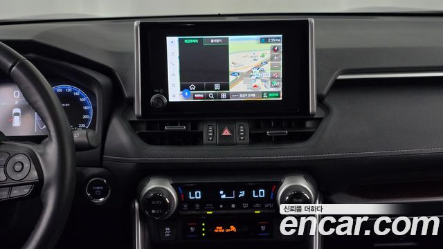 Toyota RAV4 2023 — photo 19
