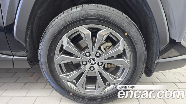 Toyota RAV4 2023 — photo 7