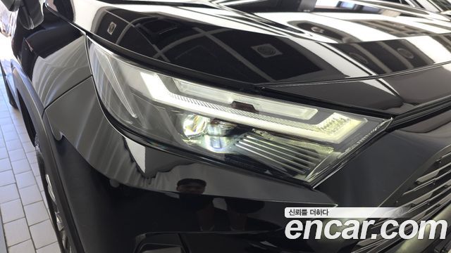 Toyota RAV4 2023 — photo 8
