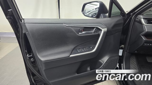 Toyota RAV4 2023 — photo 14