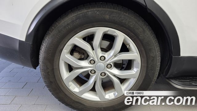 Land Rover Discovery 2019 — photo 5