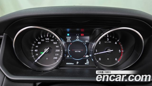 Land Rover Discovery 2019 — photo 8