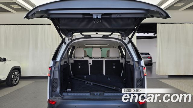 Land Rover Discovery 2019 — photo 20