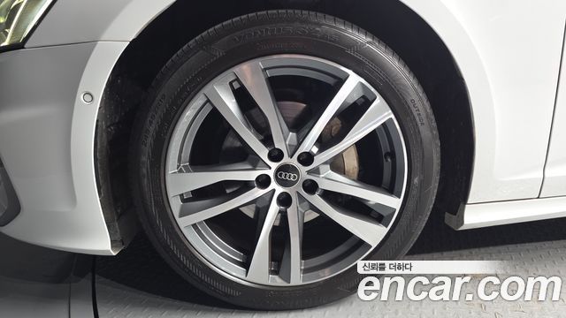 Audi A6 2022 — photo 5