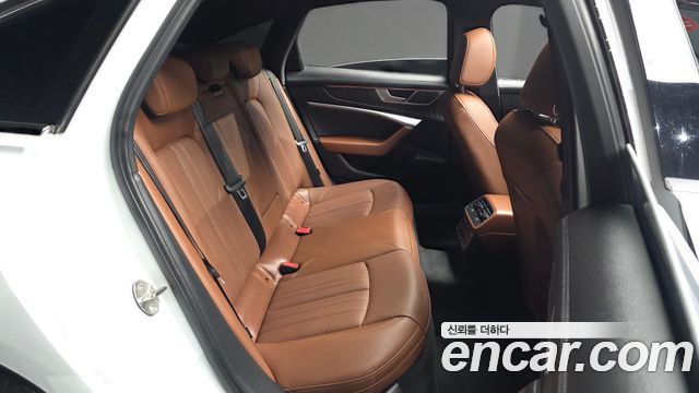 Audi A6 2022 — photo 11