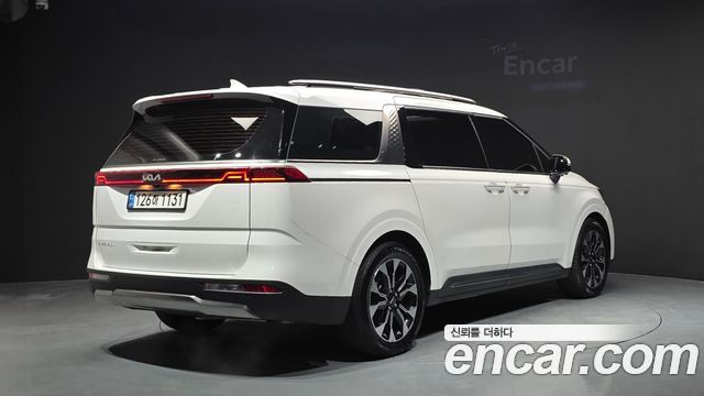 Kia Canival 2022 — photo 2