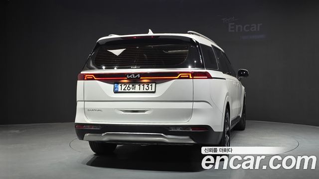 Kia Canival 2022 — photo 4