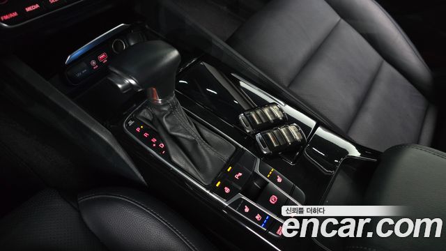 Kia K7 2016 — photo 12