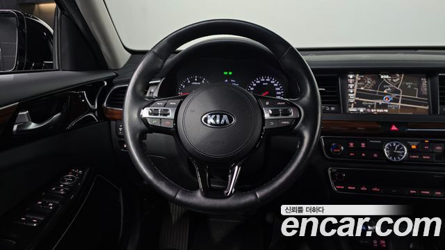 Kia K7 2016 — photo 18